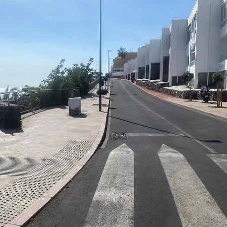 Luar Del Carmen 卡亚俄萨尔瓦赫